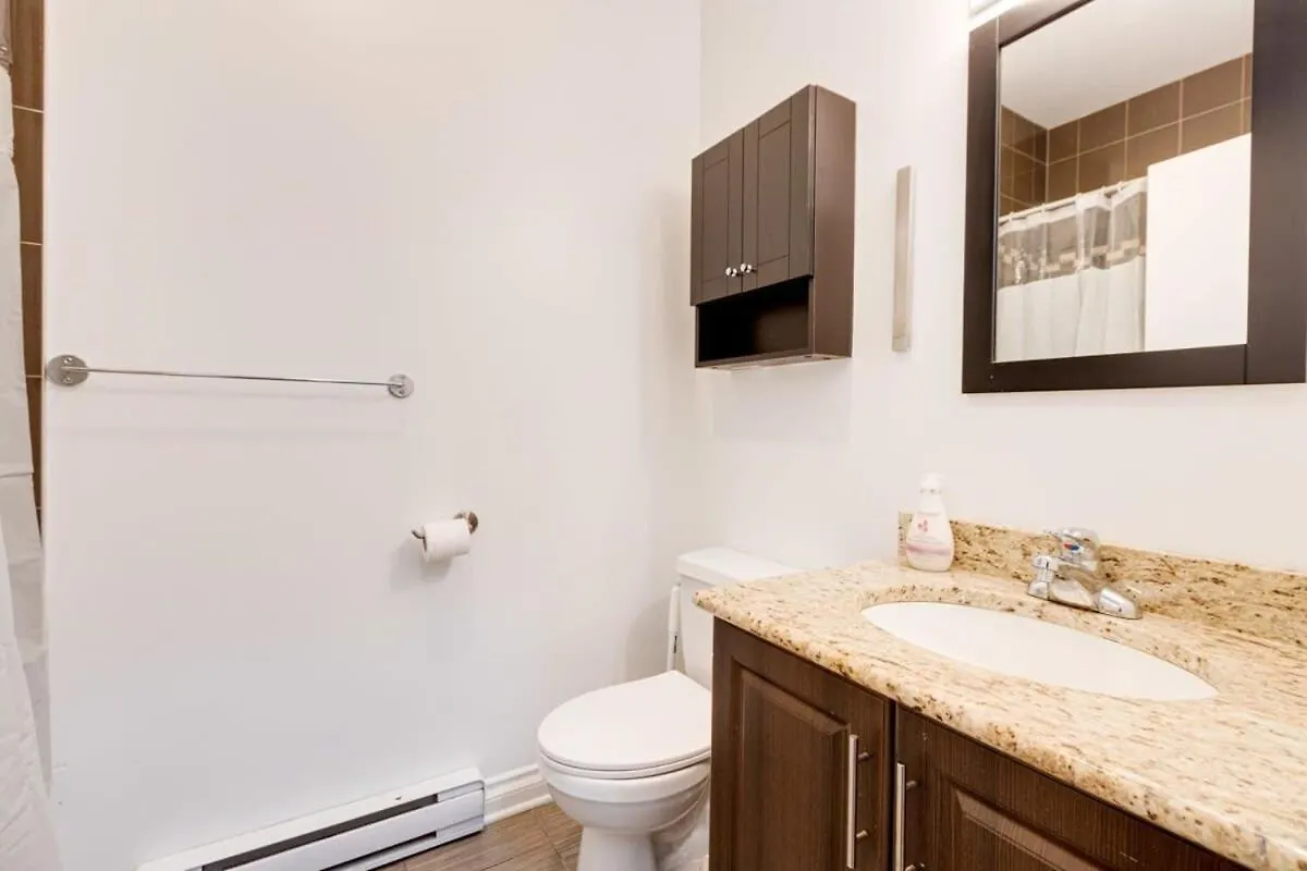 몬트리올 M11 Beautiful Cozy 2Br Wac Perfect Location 아파트 캐나다