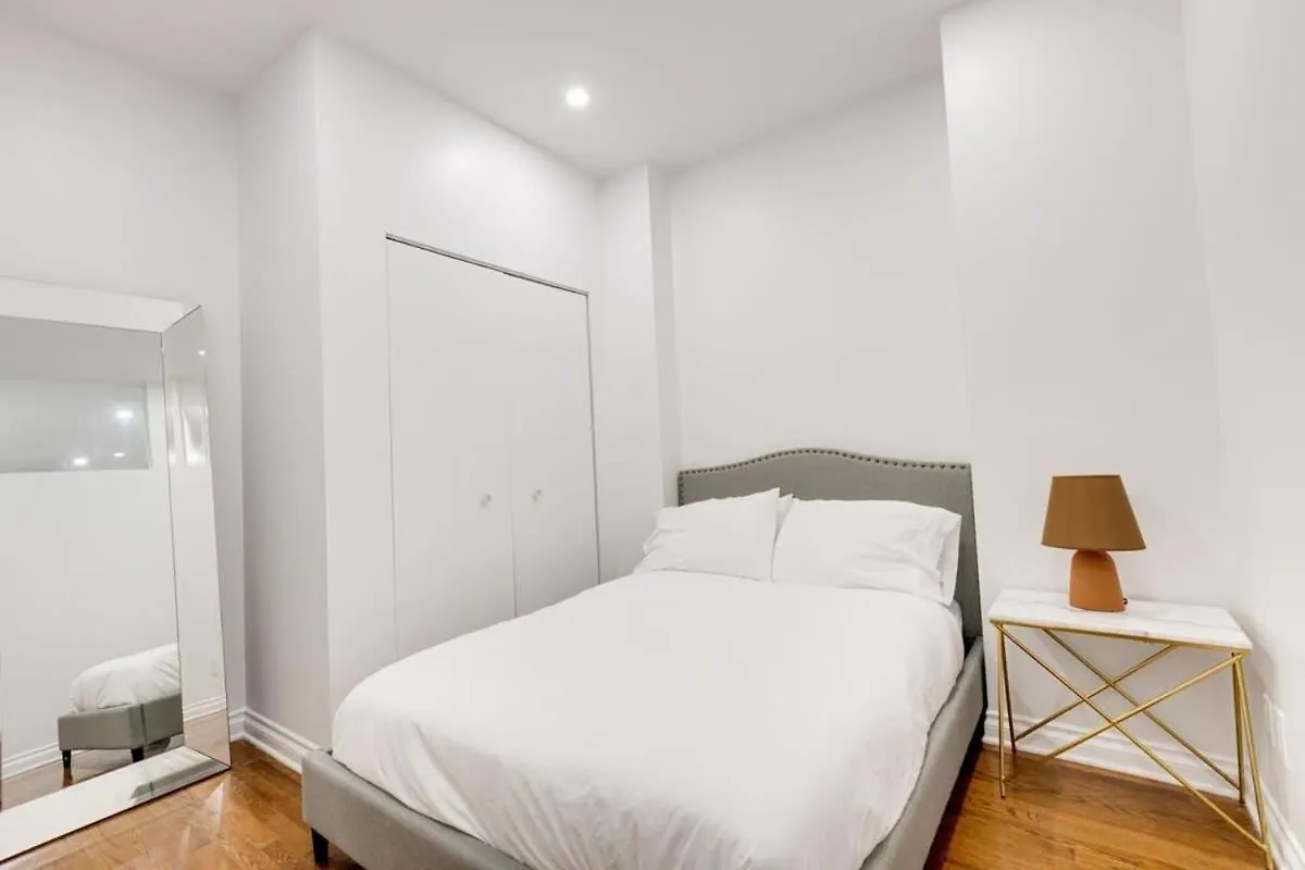 몬트리올 M11 Beautiful Cozy 2Br Wac Perfect Location 아파트 0*,  캐나다